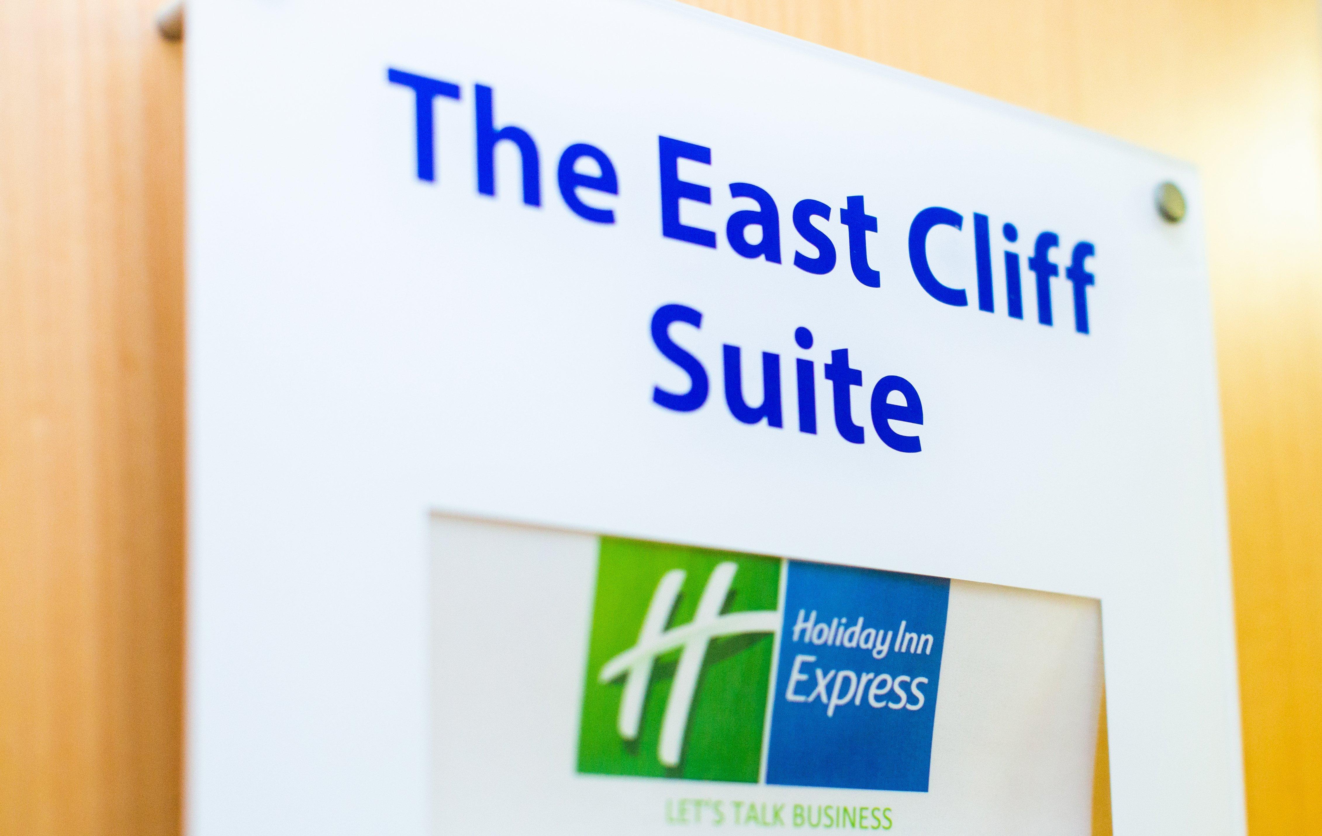 Holiday Inn Express Folkestone Channel Tunnel, An Ihg Hotel Buitenkant foto